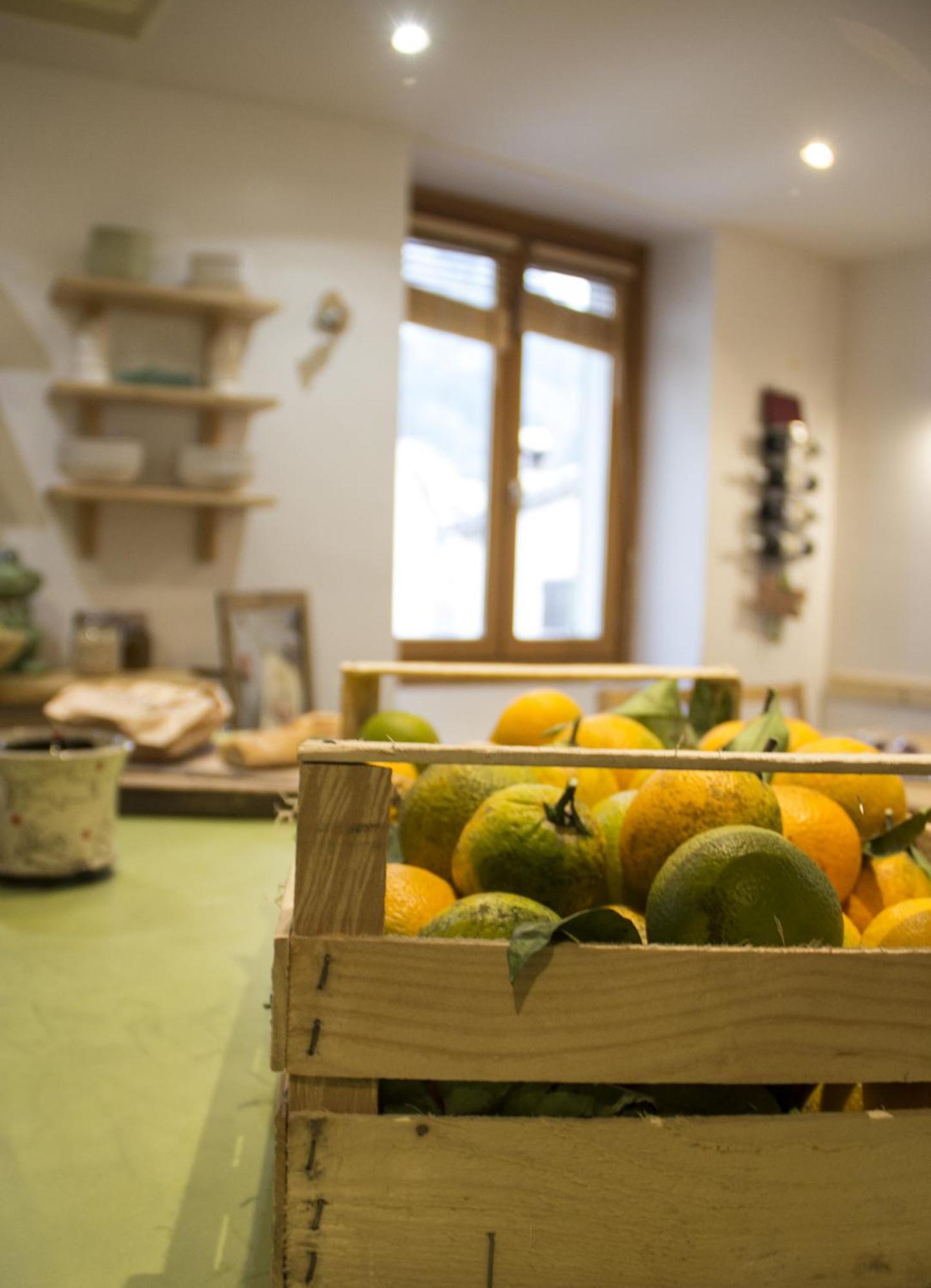The Frogs' House - Yoga Retreat Bed and Breakfast Saint-Jeannet  Buitenkant foto